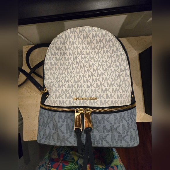ORIGINAL Michael Kors Like NEW Rhea Medium Color-Block Signature Logo Backpack - Picture 1 of 3